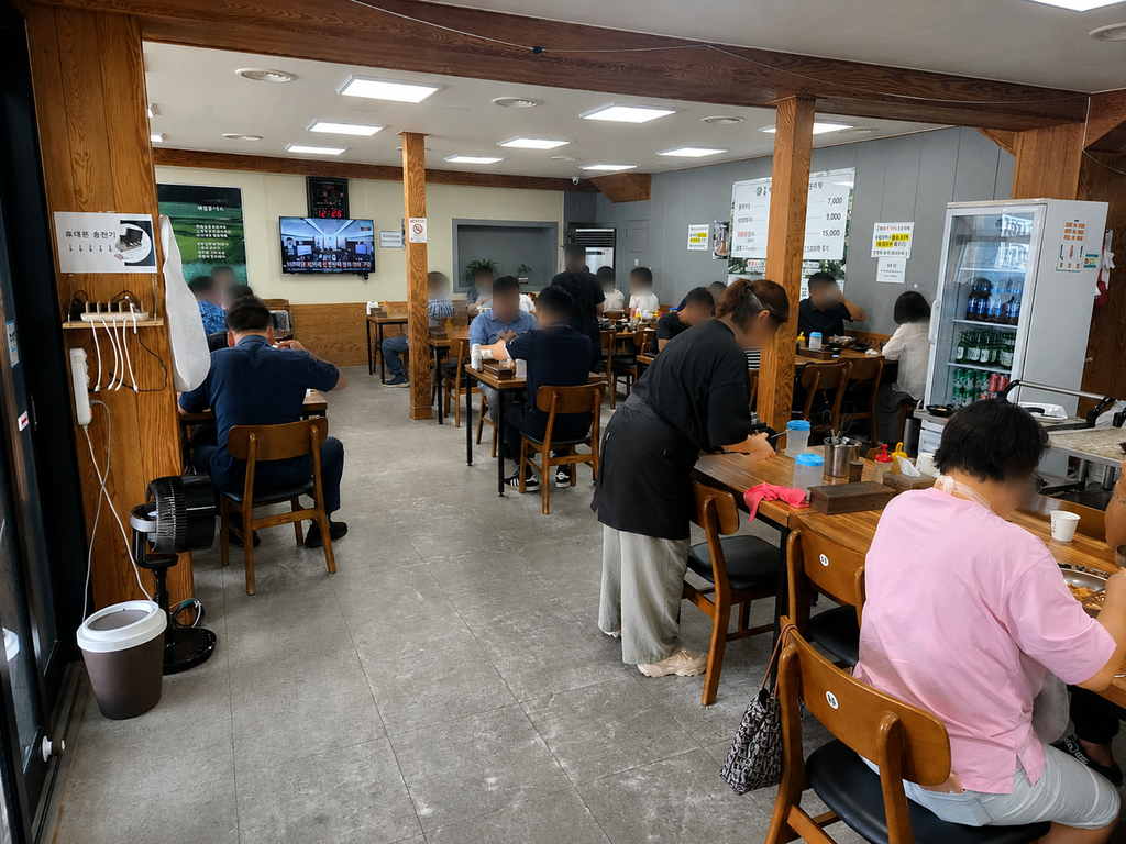 점심시간 매장 분위기