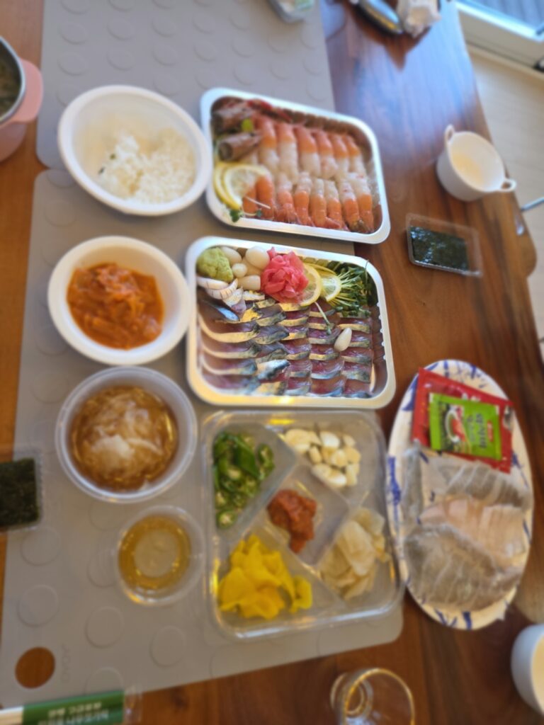 제주 함덕에서 먹은 신선한 고등어회와 딱새우회 한상